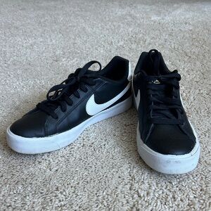 Women’s Black Nike Sneaker